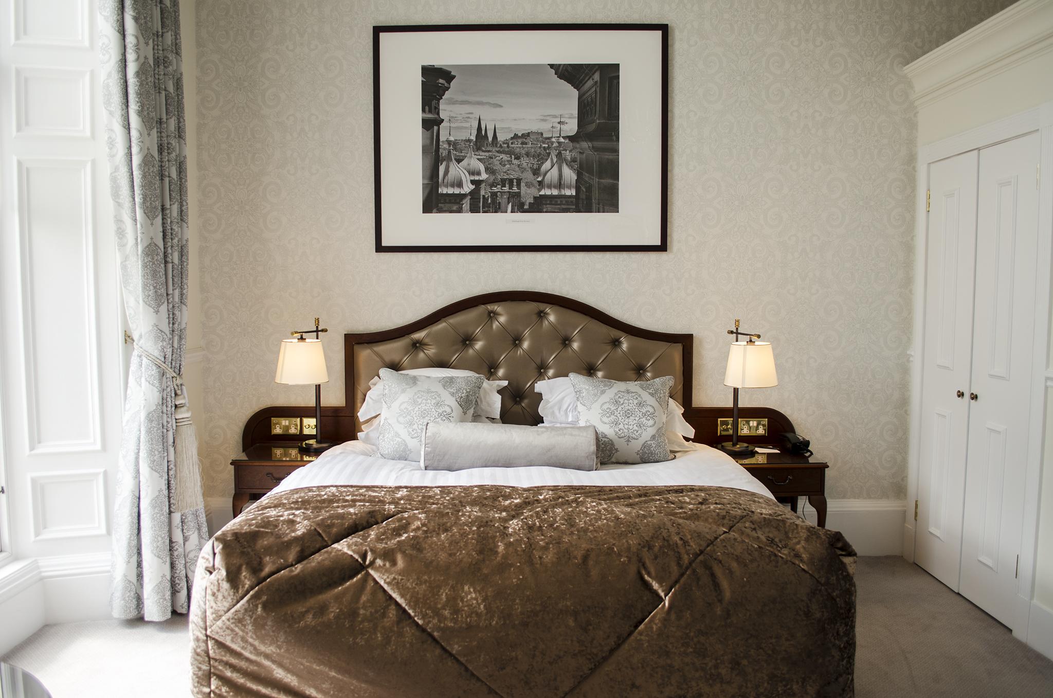 The Bonham Hotel Edinburgh Bagian luar foto A bedroom at the hotel