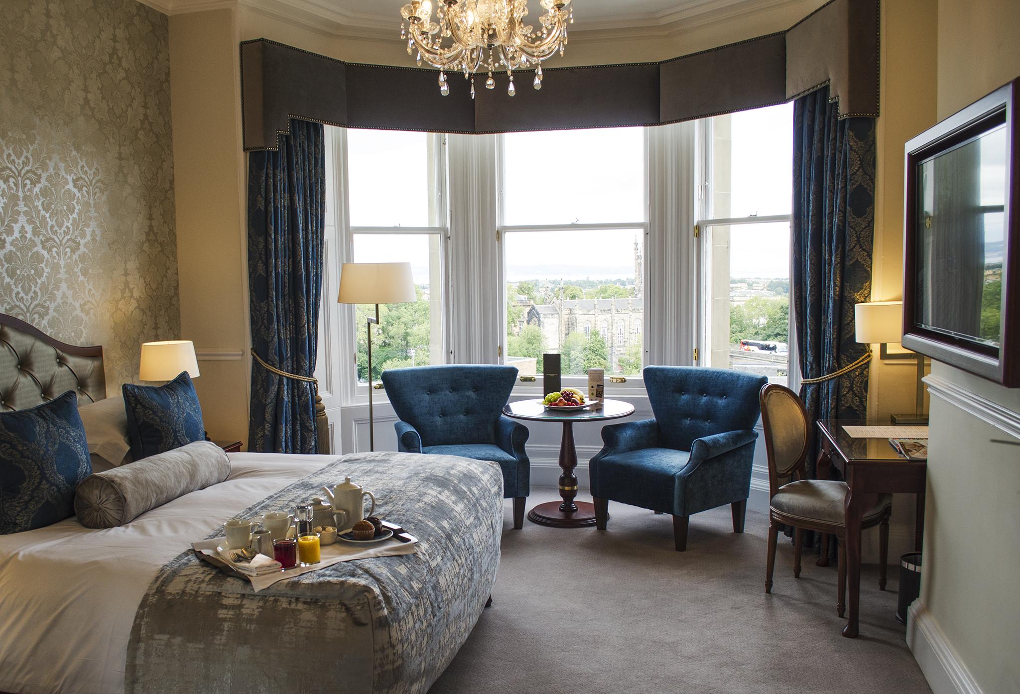 The Bonham Hotel Edinburgh Bagian luar foto A bedroom at the hotel