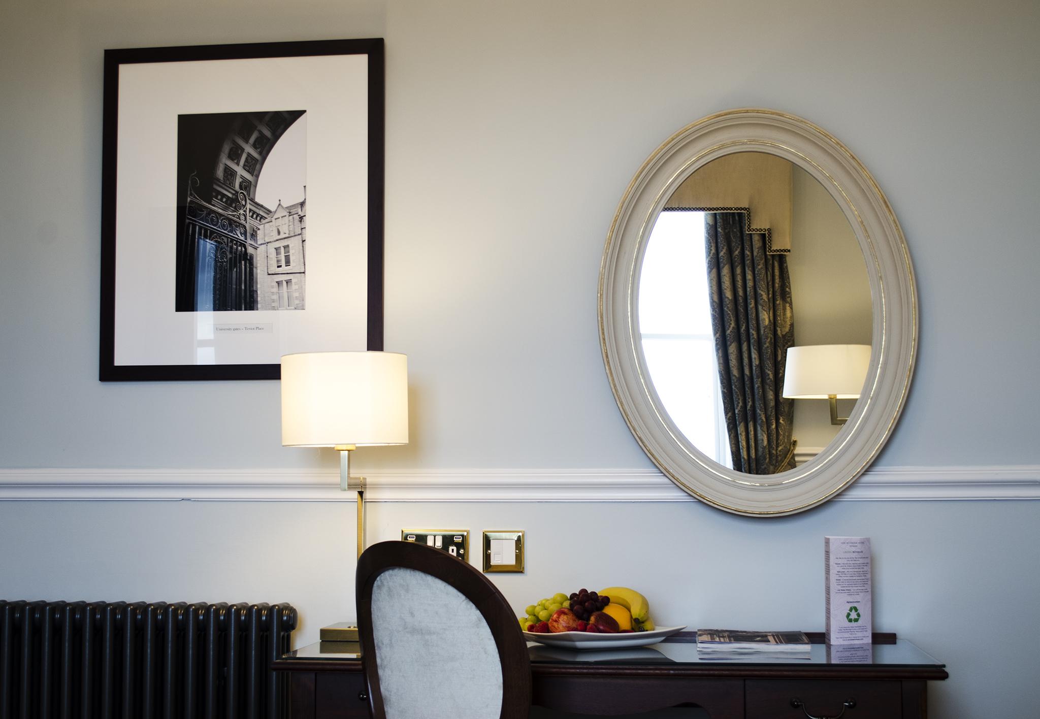 The Bonham Hotel Edinburgh Bagian luar foto A room at the hotel