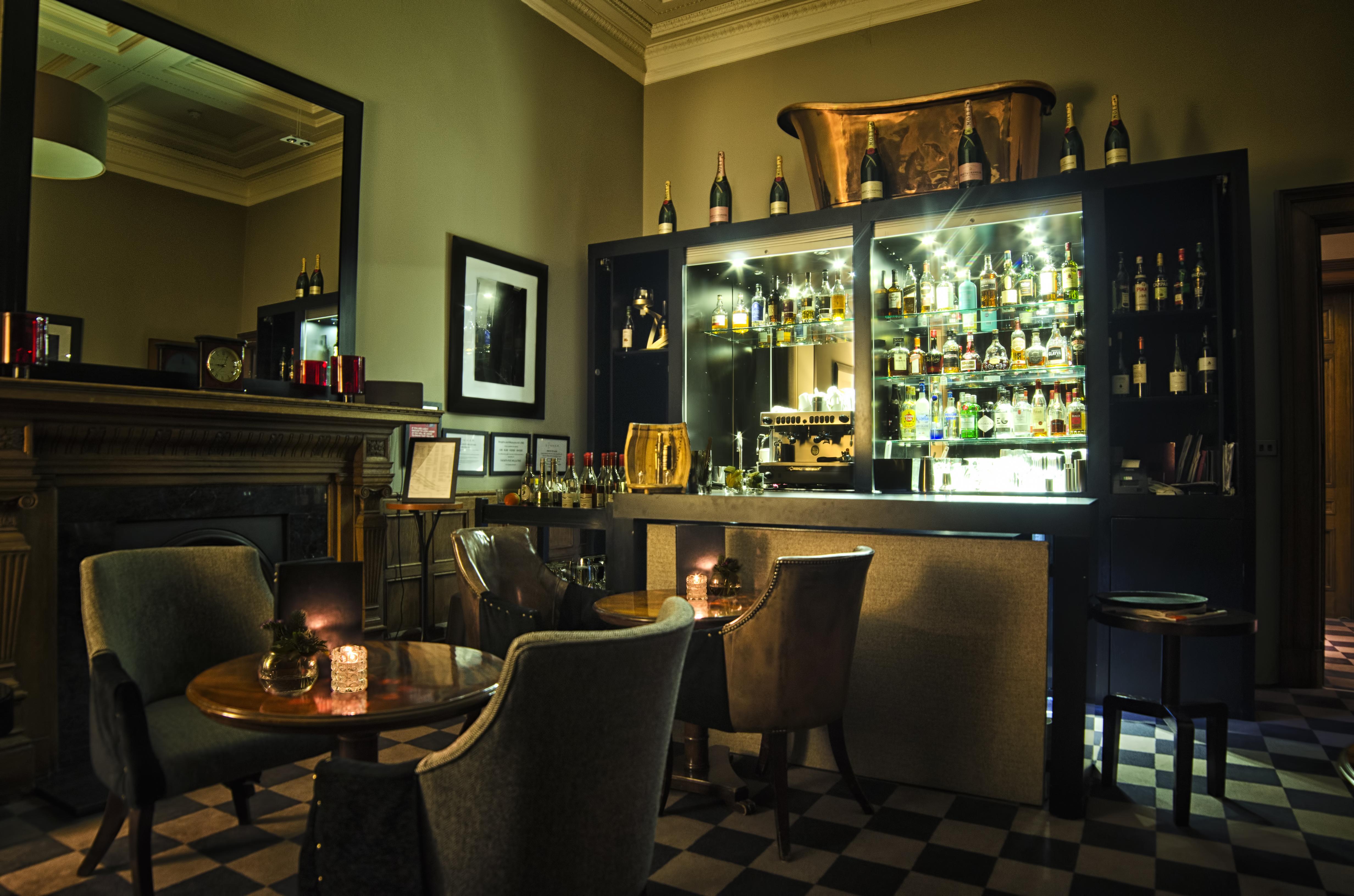 The Bonham Hotel Edinburgh Bagian luar foto The bar at the hotel