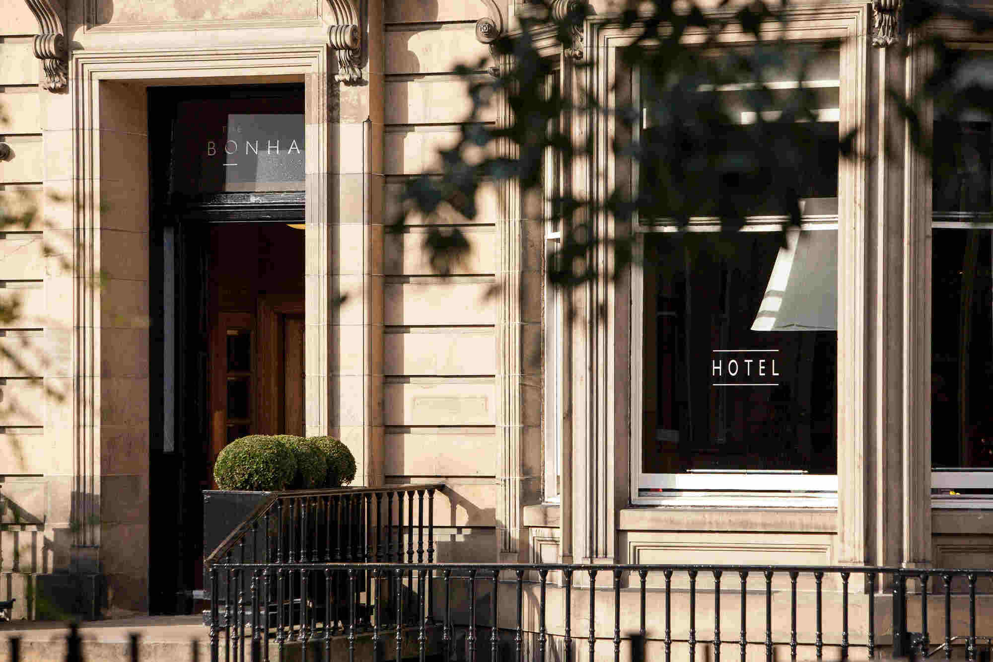 The Bonham Hotel Edinburgh Bagian luar foto The entrance to the hotel